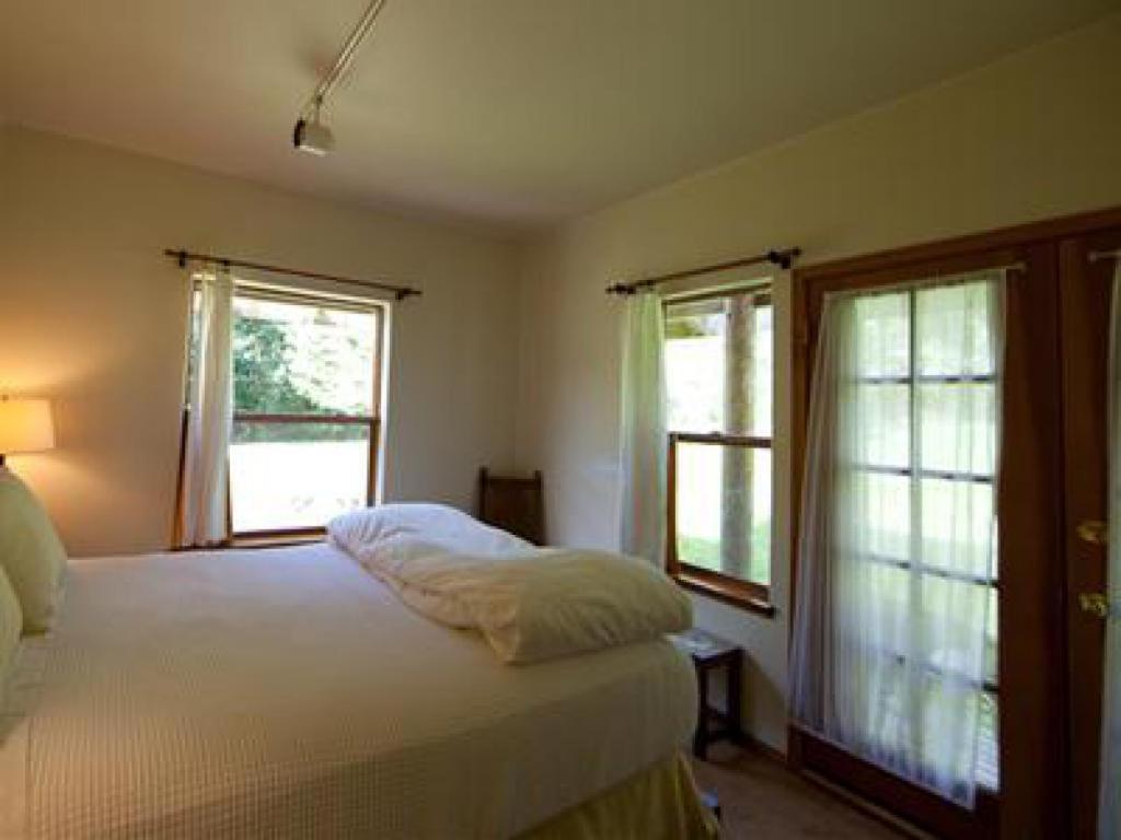 Nettles Farm Hotel Lummi Island Exterior photo