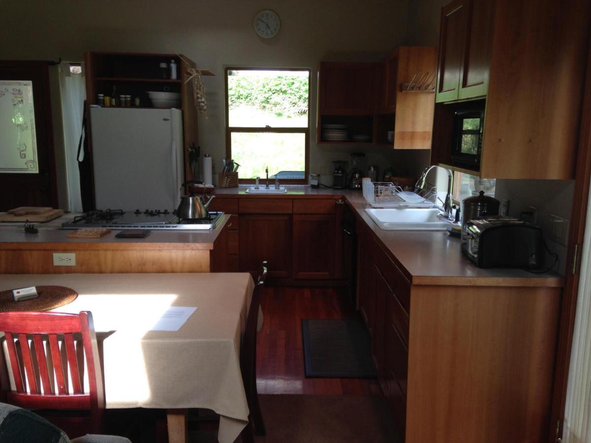 Nettles Farm Hotel Lummi Island Exterior photo