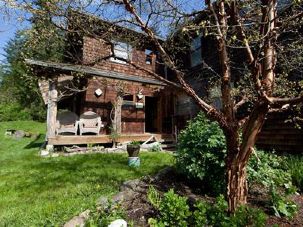 Nettles Farm Hotel Lummi Island Exterior photo